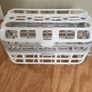 Munchkin High Capacity Dishwasher Basket For Bottles And Nipples Gray White